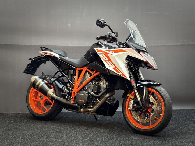 ktm - 1290-super-duke-gt