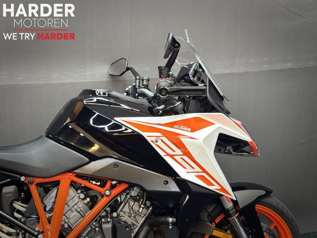 ktm - 1290-super-duke-gt