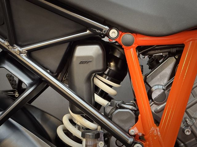ktm - 1290-super-duke-gt
