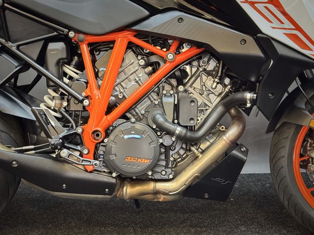 ktm - 1290-super-duke-gt
