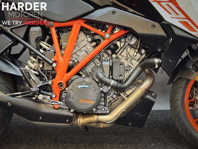 ktm - 1290-super-duke-gt