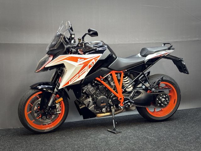 ktm - 1290-super-duke-gt