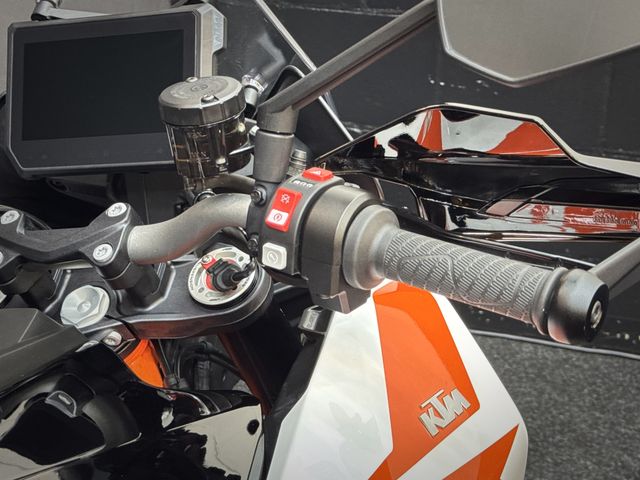 ktm - 1290-super-duke-gt