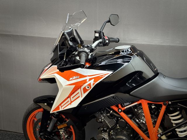 ktm - 1290-super-duke-gt