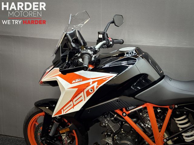 ktm - 1290-super-duke-gt