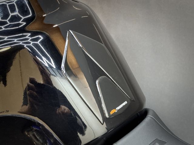 ktm - 1290-super-duke-gt
