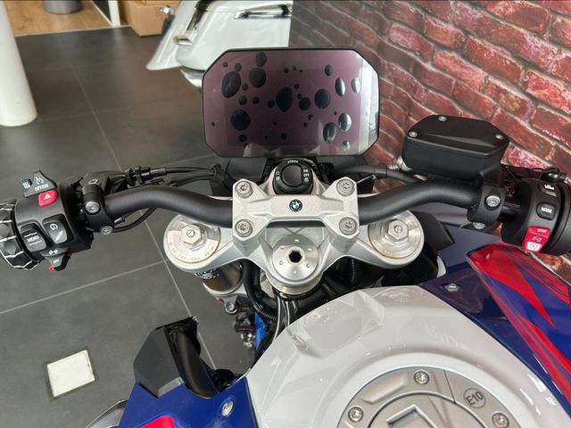 bmw - f-900-r