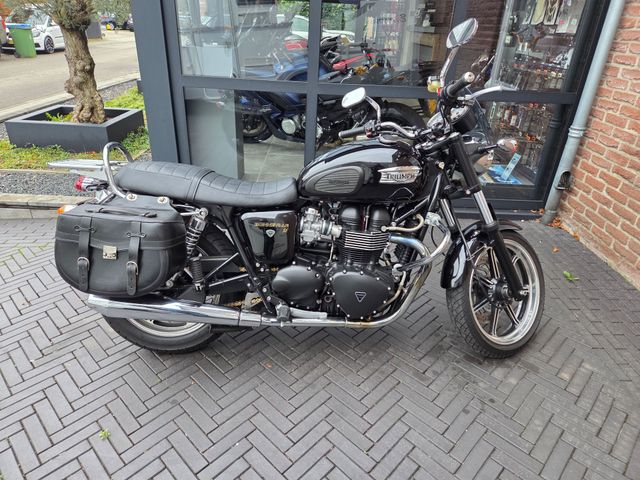 triumph - bonneville
