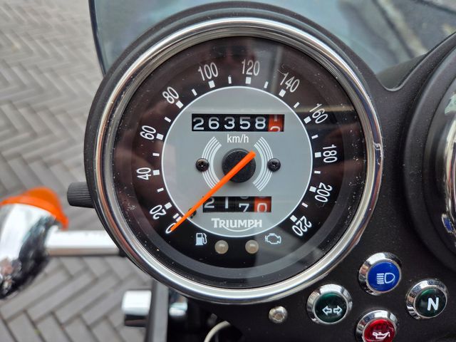 triumph - bonneville