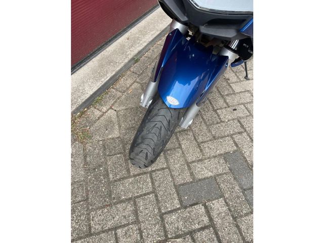 bmw - f-800-st