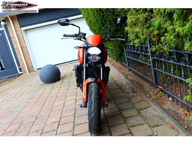 triumph - trident-660