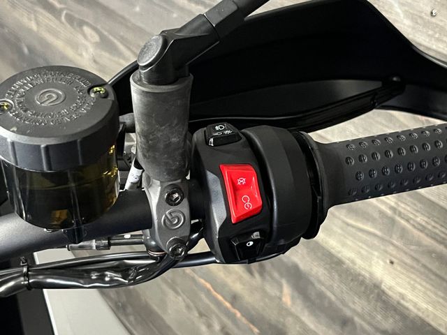 moto-guzzi - v-100-mandello