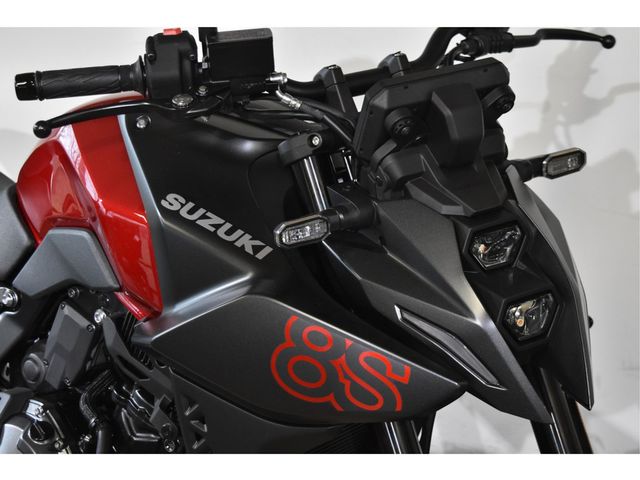 suzuki - gsx-8s
