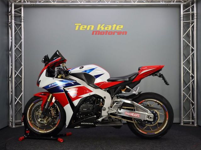 honda - cbr-1000-rr-fireblade