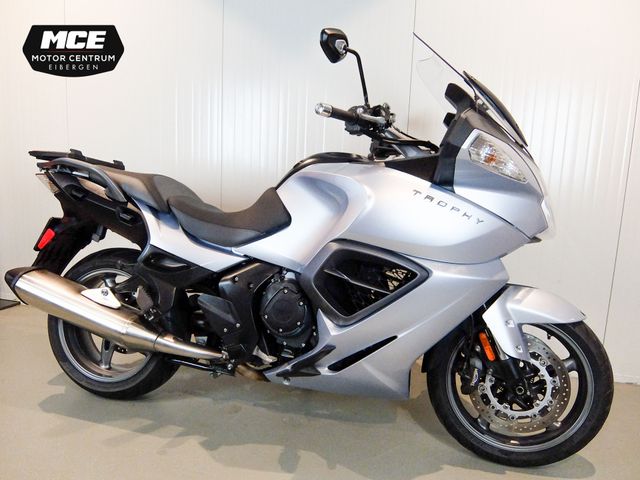 triumph - trophy-1200