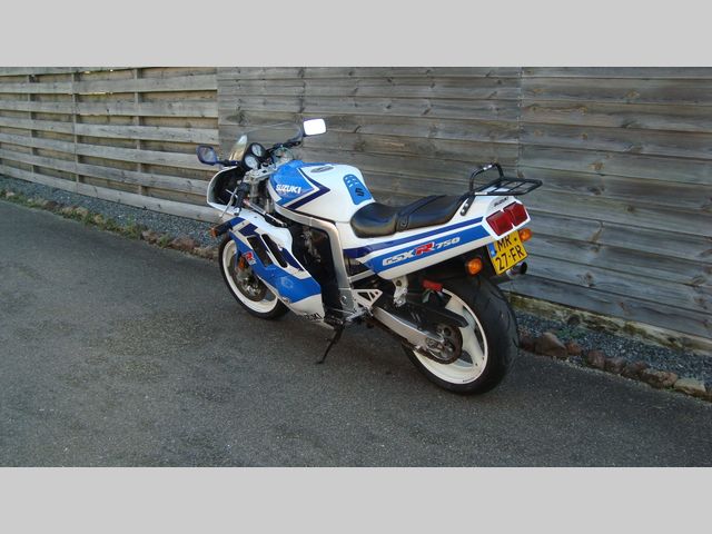 suzuki - gsx-r-750