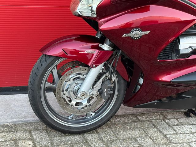 honda - st-1300-pan-european