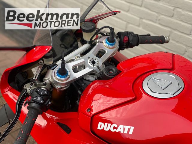 ducati - panigale-v4-s