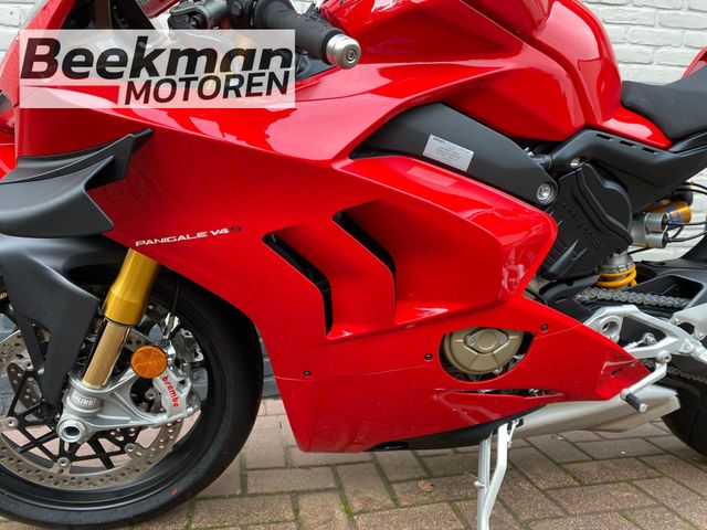 ducati - panigale-v4-s