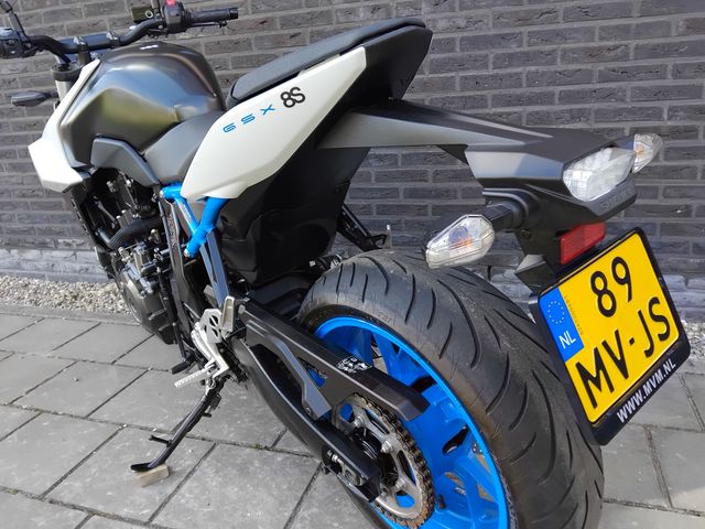 suzuki - gsx-8s