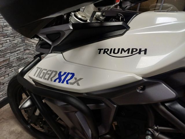 triumph - tiger-800-xrx