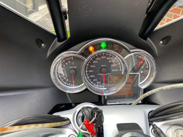 moto-guzzi - norge-1200-gt