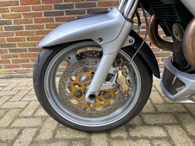 moto-guzzi - norge-1200-gt