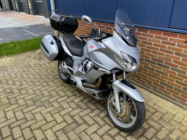 moto-guzzi - norge-1200-gt