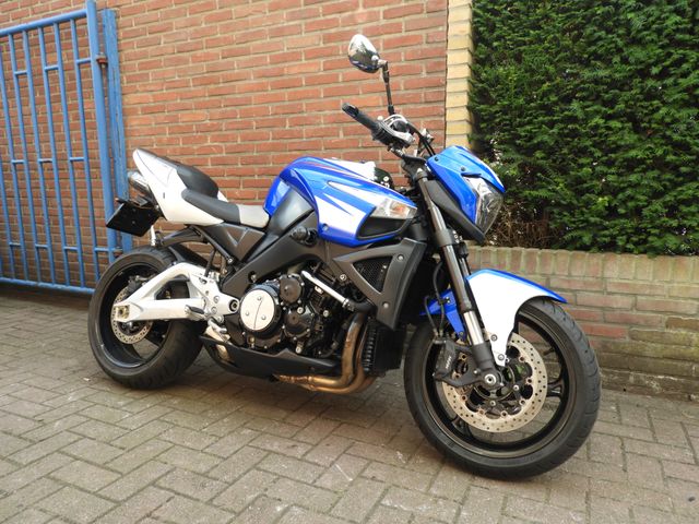 suzuki - b-king-1300