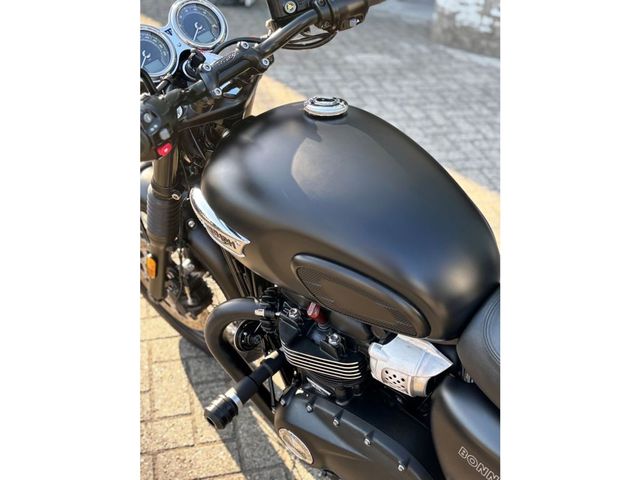 triumph - bonneville-t-100-black