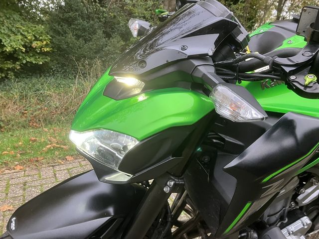 kawasaki - z900