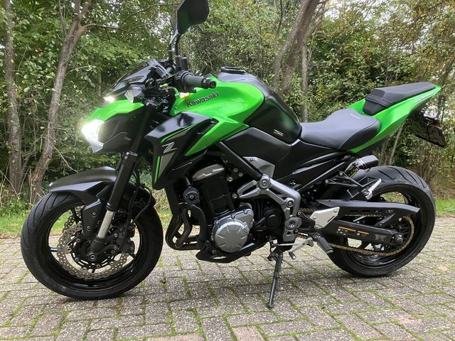 kawasaki - z900