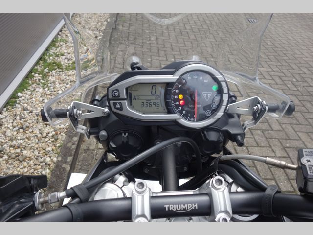 triumph - tiger-800-xrx