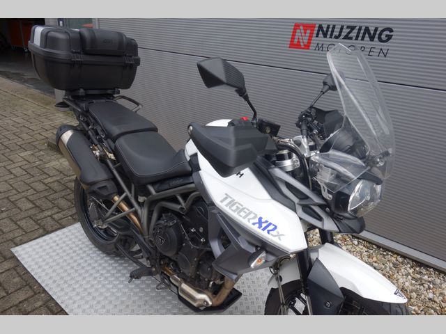 triumph - tiger-800-xrx