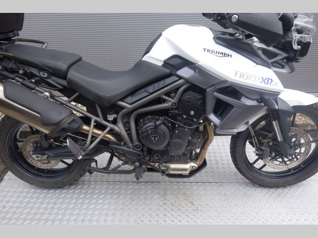 triumph - tiger-800-xrx
