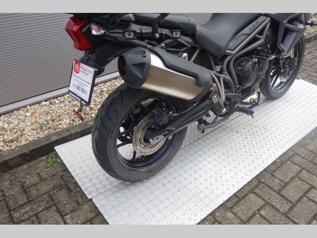 triumph - tiger-800-xrx