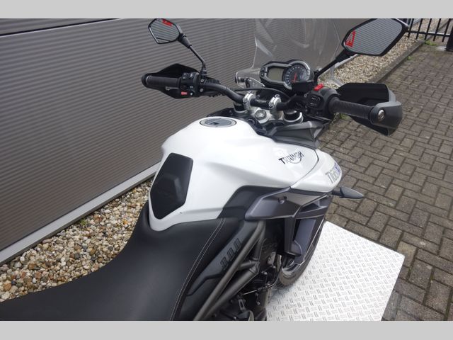 triumph - tiger-800-xrx