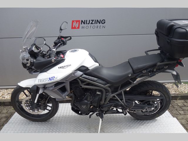 triumph - tiger-800-xrx