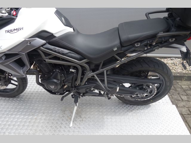 triumph - tiger-800-xrx