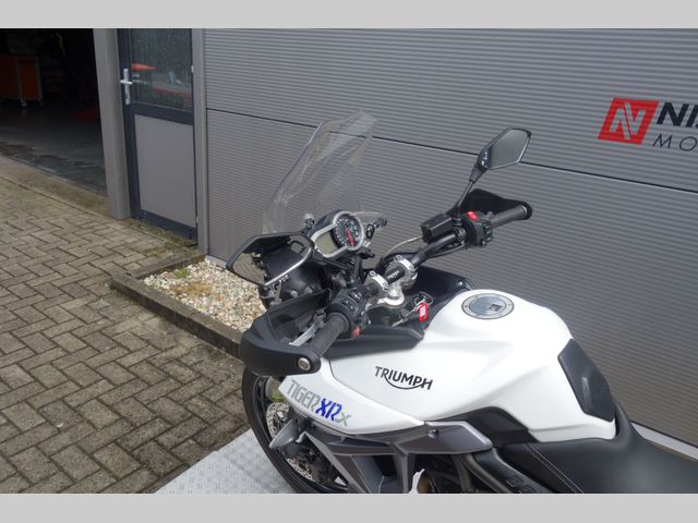 triumph - tiger-800-xrx