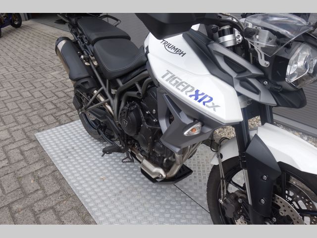 triumph - tiger-800-xrx