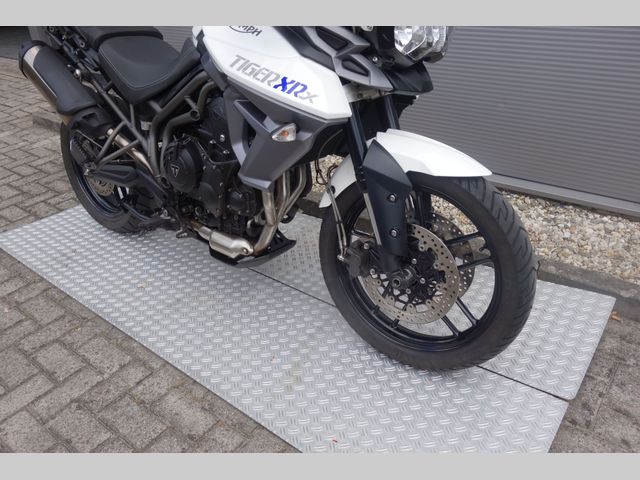 triumph - tiger-800-xrx