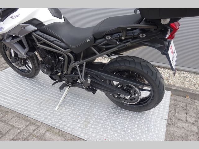 triumph - tiger-800-xrx