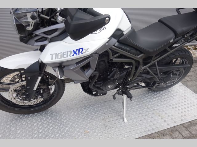 triumph - tiger-800-xrx