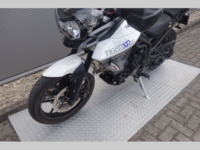 triumph - tiger-800-xrx