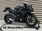 YAMAHA R7