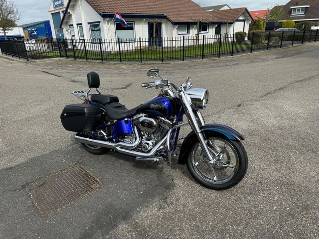 harley-davidson - convertible-softail-cvo
