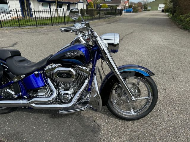 harley-davidson - convertible-softail-cvo