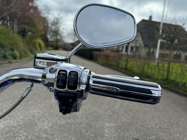 harley-davidson - convertible-softail-cvo