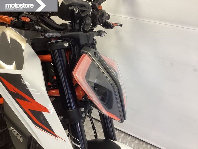 ktm - 1290-super-duke-r